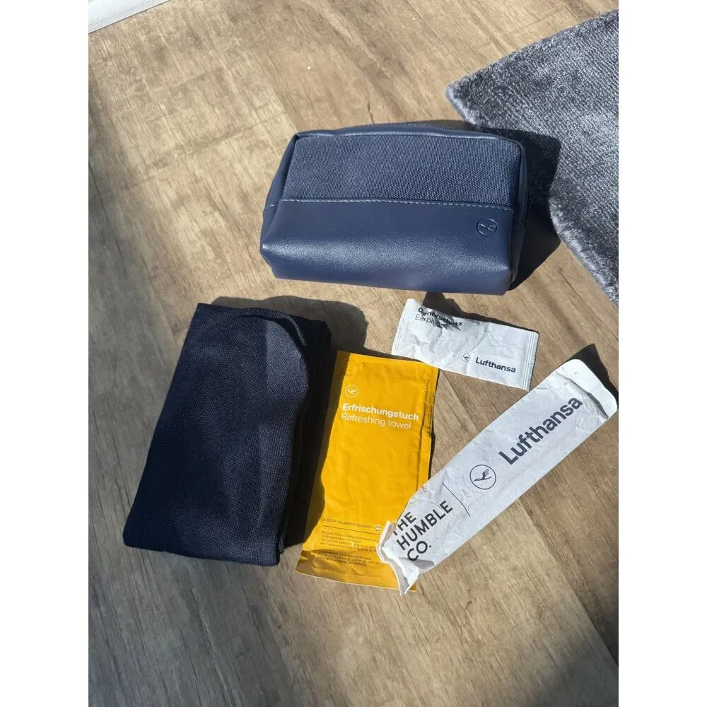 Lufthansa Premium Economy Class Navy Blue Toiletry Bag Cosmetic Makeup Pouch
